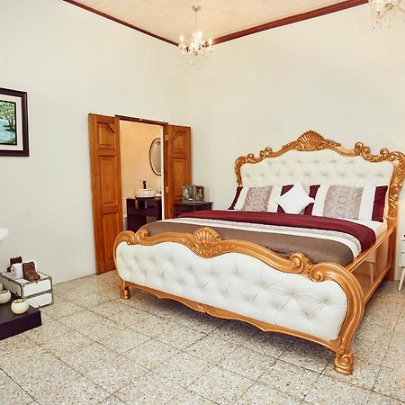 Hotel Vintage "Rialto" Кетцалтенанго Екстериор снимка